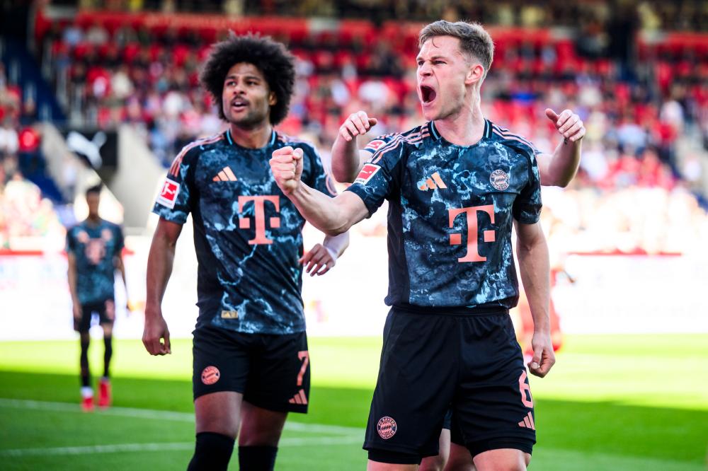 递球至锋线 递球至锋线